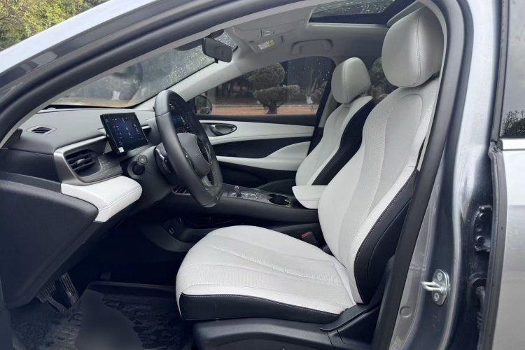 BYD Seal 05 DM-i 2025 #15 BYD Seal 05 DM-i 2025 car image #15