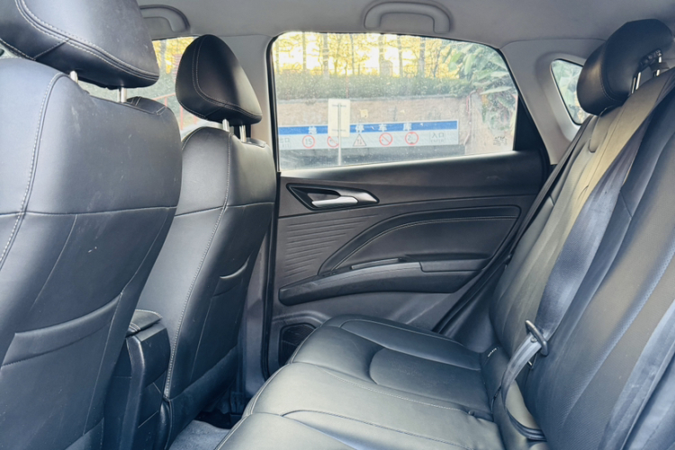 哪吒汽车 哪吒V 2023 #15 哪吒汽车 哪吒V 2023 汽车图片 #15