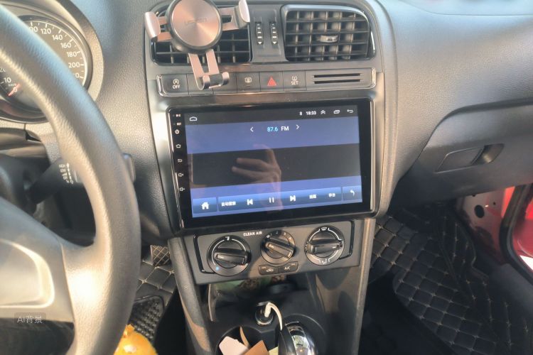 Polo 2018 car image #15