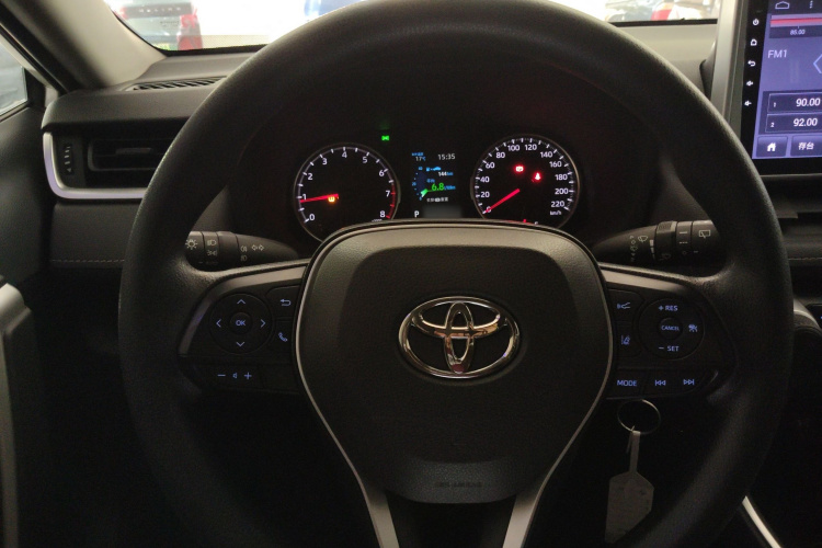 Toyota RAV4 2021 car image #15