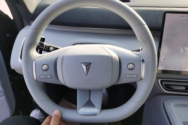 Deepal S09 2025 car image #15