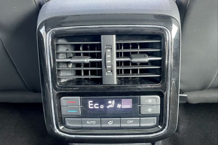 Volkswagen Passat New Energy 2019 #15 Volkswagen Passat New Energy 2019 car image #15