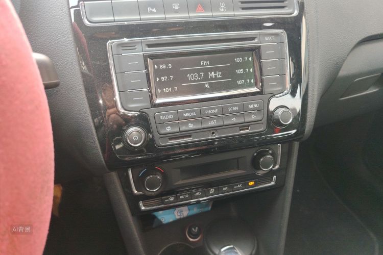 Polo 2015 car image #15