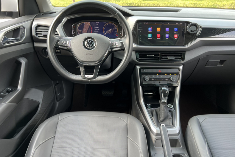 Volkswagen T-Cross 2021 #15 Volkswagen T-Cross 2021 car image #15