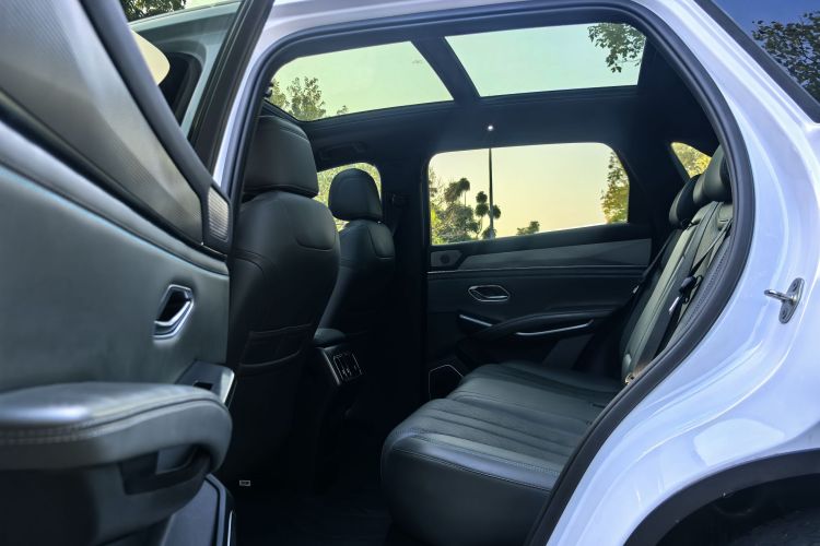 BYD SongL DM-i 2025 car image #15