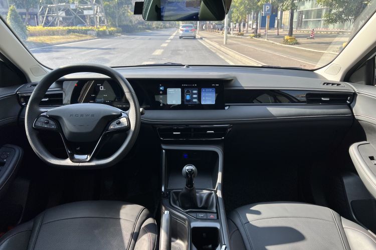 Roewe i5 2023 изображение автомобиля #15