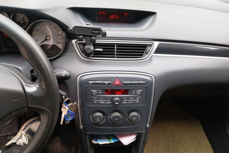 Peugeot 308 2016 car image #15