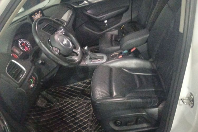 Audi Q3 2015 imagen de coche #15