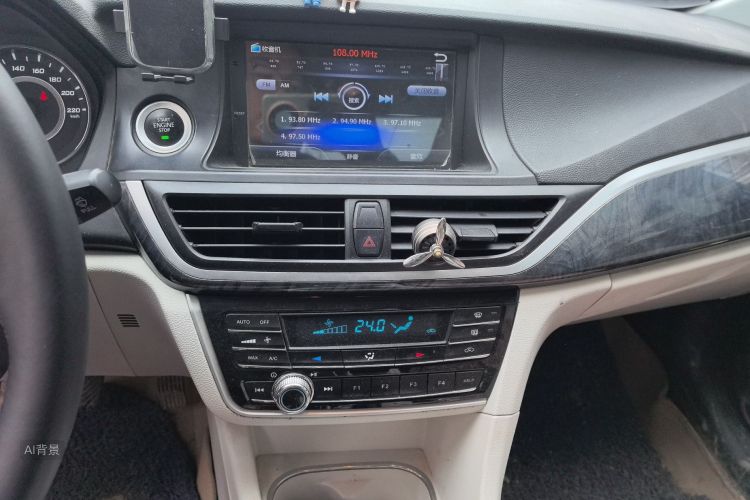 Soueast V5 Lingzhi 2017 car image #15