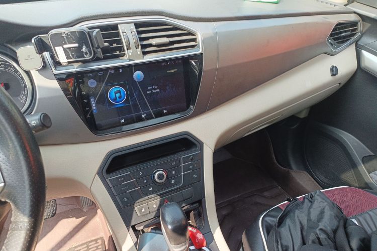 MG GS 2015 car image #15