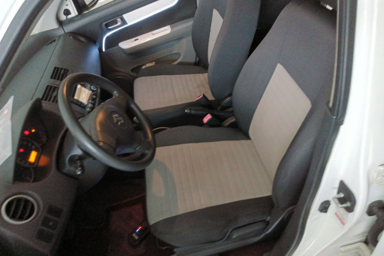 Suzuki Swift 2015 car image #15