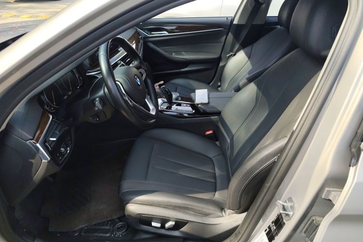 BMW 5 Series 2018 #15 BMW 5 Series 2018 car image #15