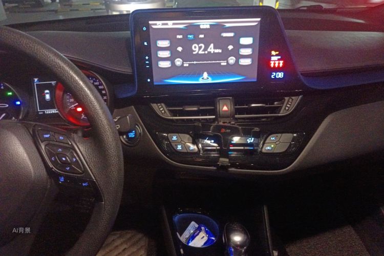 Toyota C-HR 2019 immagine di auto #15