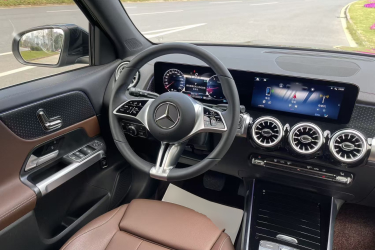 Mercedes-Benz GLB Class 2025 #15 Mercedes-Benz GLB Class 2025 immagine di auto #15