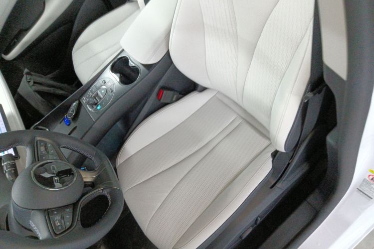 BYD Seal 05 DM-i 2025 car image #15