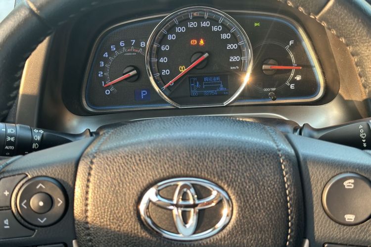 Toyota RAV4 2015 car image #15