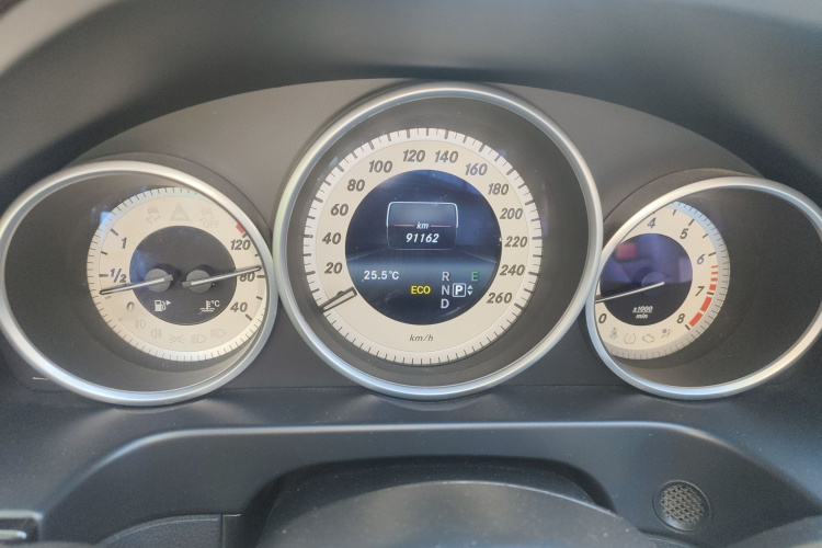 Mercedes-Benz E Class 2015 car image #15