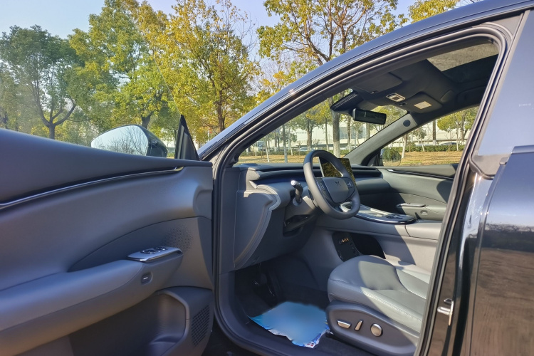 小鹏 2025 汽车图片 #15