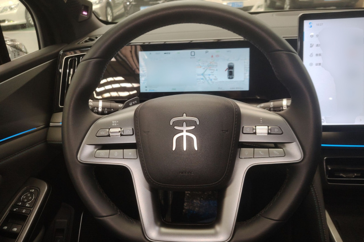 BYD SongL DM-i 2025 car image #15