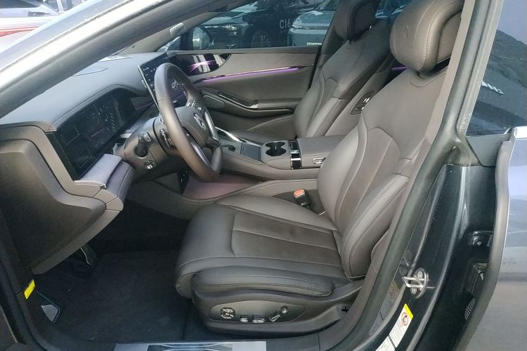 Denza Z9 2024 car image #15