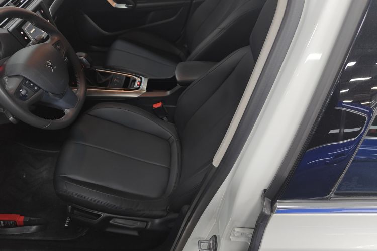 Peugeot 408 2015 #15 Peugeot 408 2015 car image #15