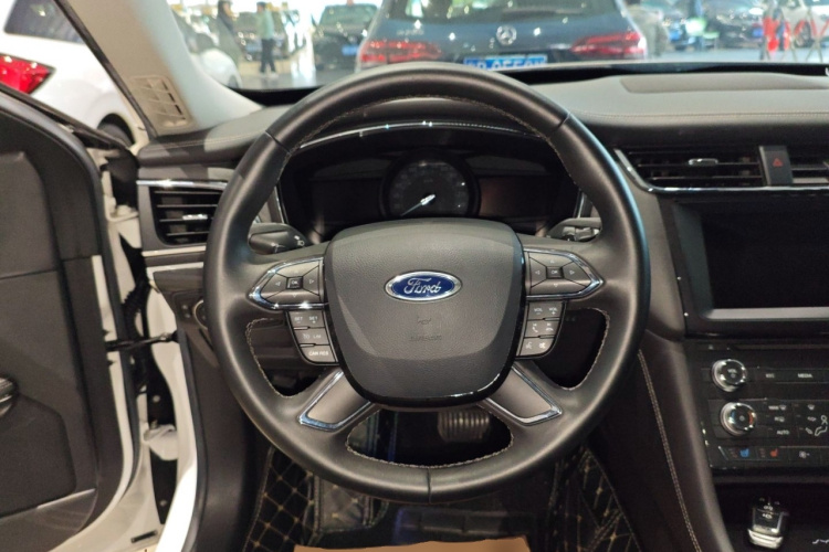 Ford Taurus 2017 car image #15