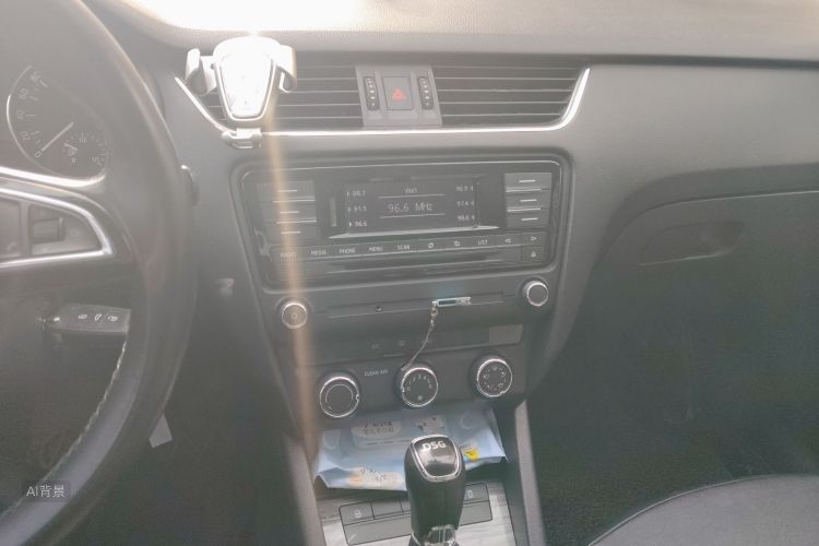 Skoda Octavia 2017 car image #15