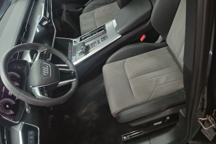 Audi A6L 2020 car image #15