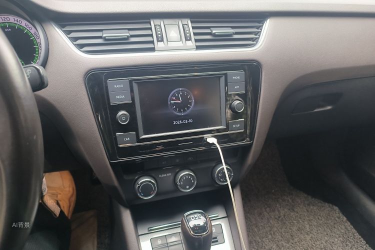 Skoda Octavia 2017 car image #15