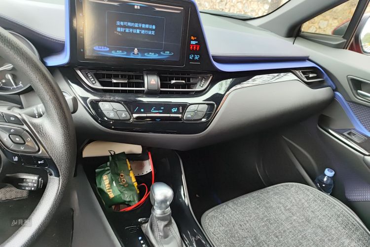 Toyota C-HR 2019 #15 Toyota C-HR 2019 car image #15