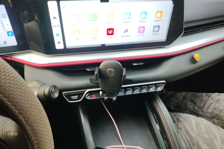 GEELY Coolray 2023 #15 GEELY Coolray 2023 car image #15