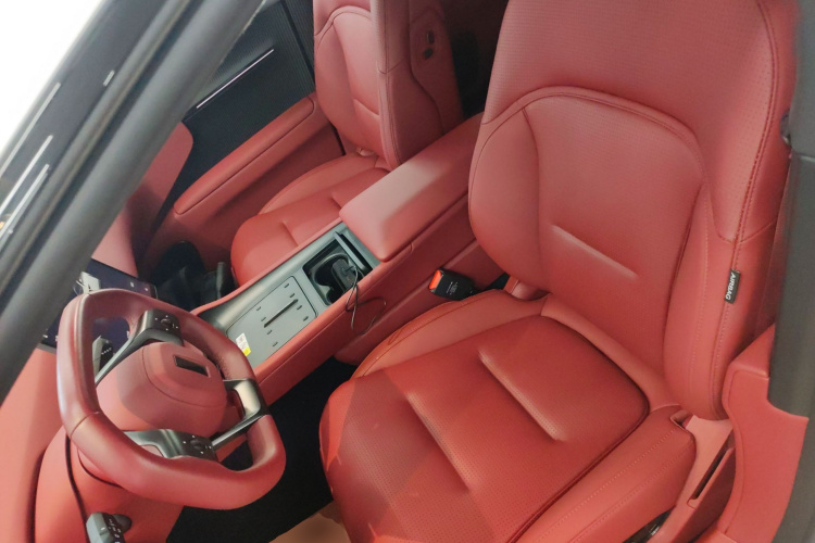 Avatr 12 2025 car image #15