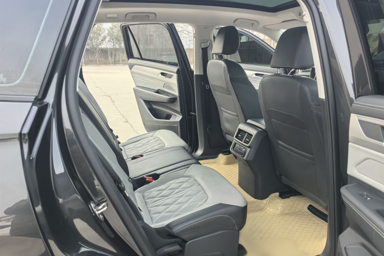 Volkswagen Tavendor 2023 immagine di auto #15