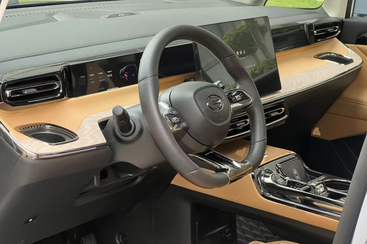 GAC Trumpchi E8 New Energy 2024 car image #15