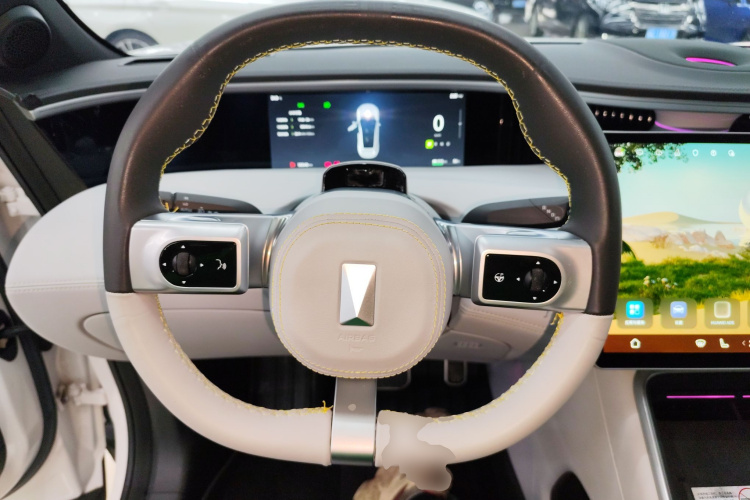 Avatr 11 2023 #15 Avatr 11 2023 car image #15