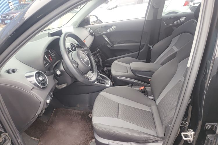 Audi A1 2017 car image #15