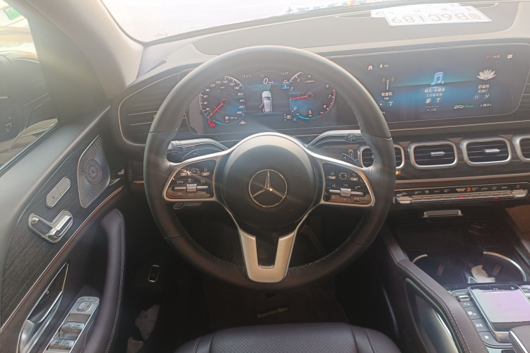Mercedes-Benz GLE Class 2023 immagine di auto #15