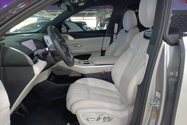 Xpeng G9 2023 #15 Xpeng G9 2023 car image #15