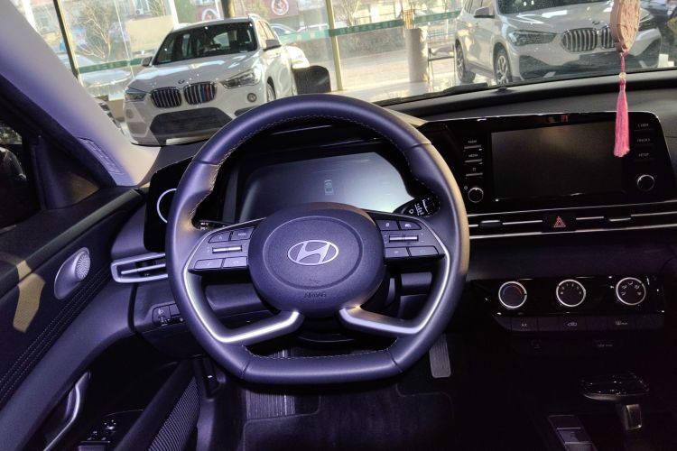 Hyundai Elantra 2024 car image #15