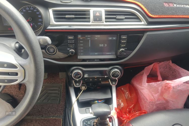 Kia Rio Cross 2018 car image #15