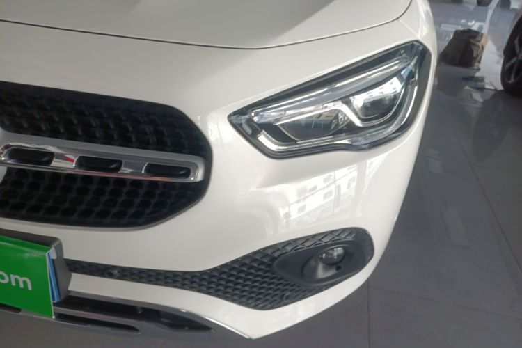 Mercedes-Benz GLA Class 2023 immagine di auto #15