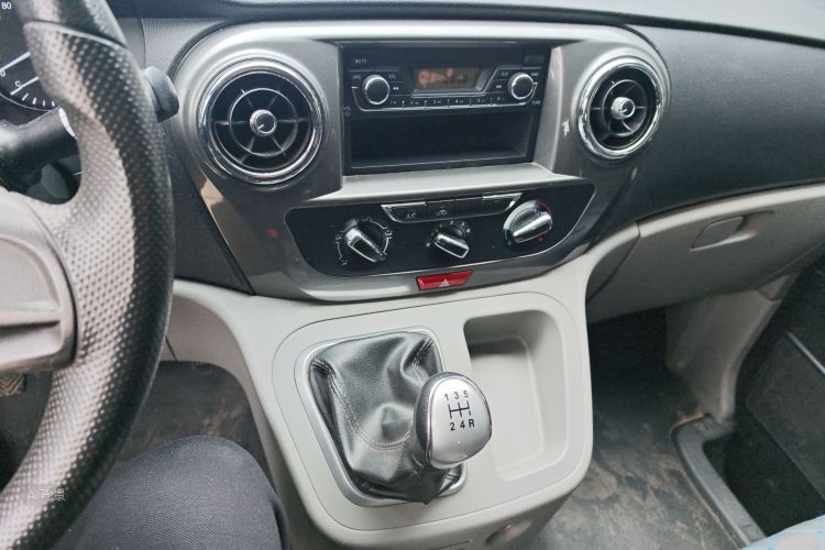 JAC 2015 #15 JAC 2015 car image #15