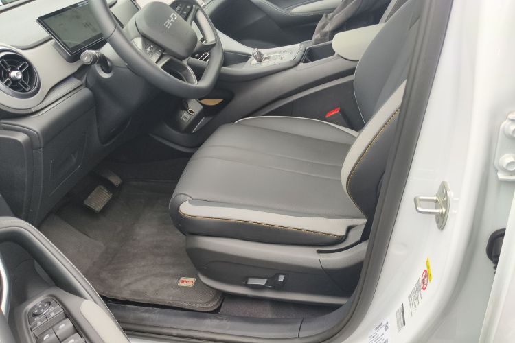 BYD Sea Lion 05 DM-i 2025 image de voiture #15