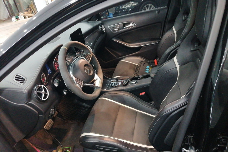 Mercedes-Benz GLA AMG 2018 car image #15