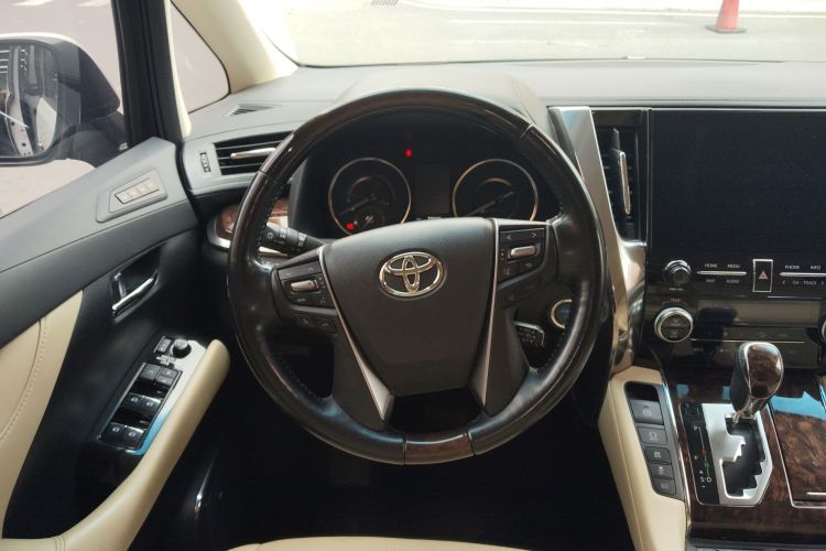 Toyota Alphard 2021 car image #15