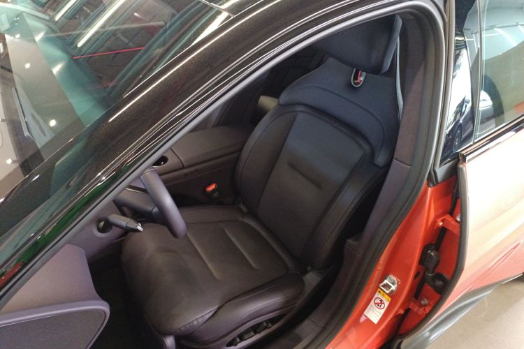 Avatr 06 2025 car image #15