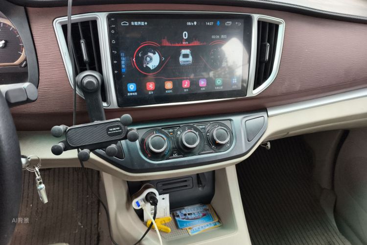 Forthing Lingzhi 2017 car image #15