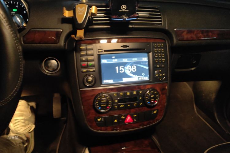 Mercedes-Benz R Class 2012 immagine di auto #15