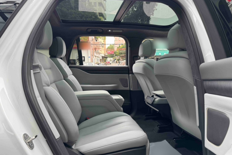 蔚来 蔚来ES8 2024 汽车图片 #15