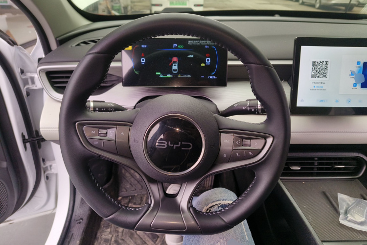 BYD Seal 05 DM-i 2025 car image #15